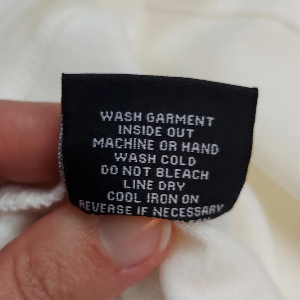 Love + Lace Cream Eiffel Tower & Lady Winter Scene Ruffle Detail Sweatshirt 3X - Picture 11 of 11